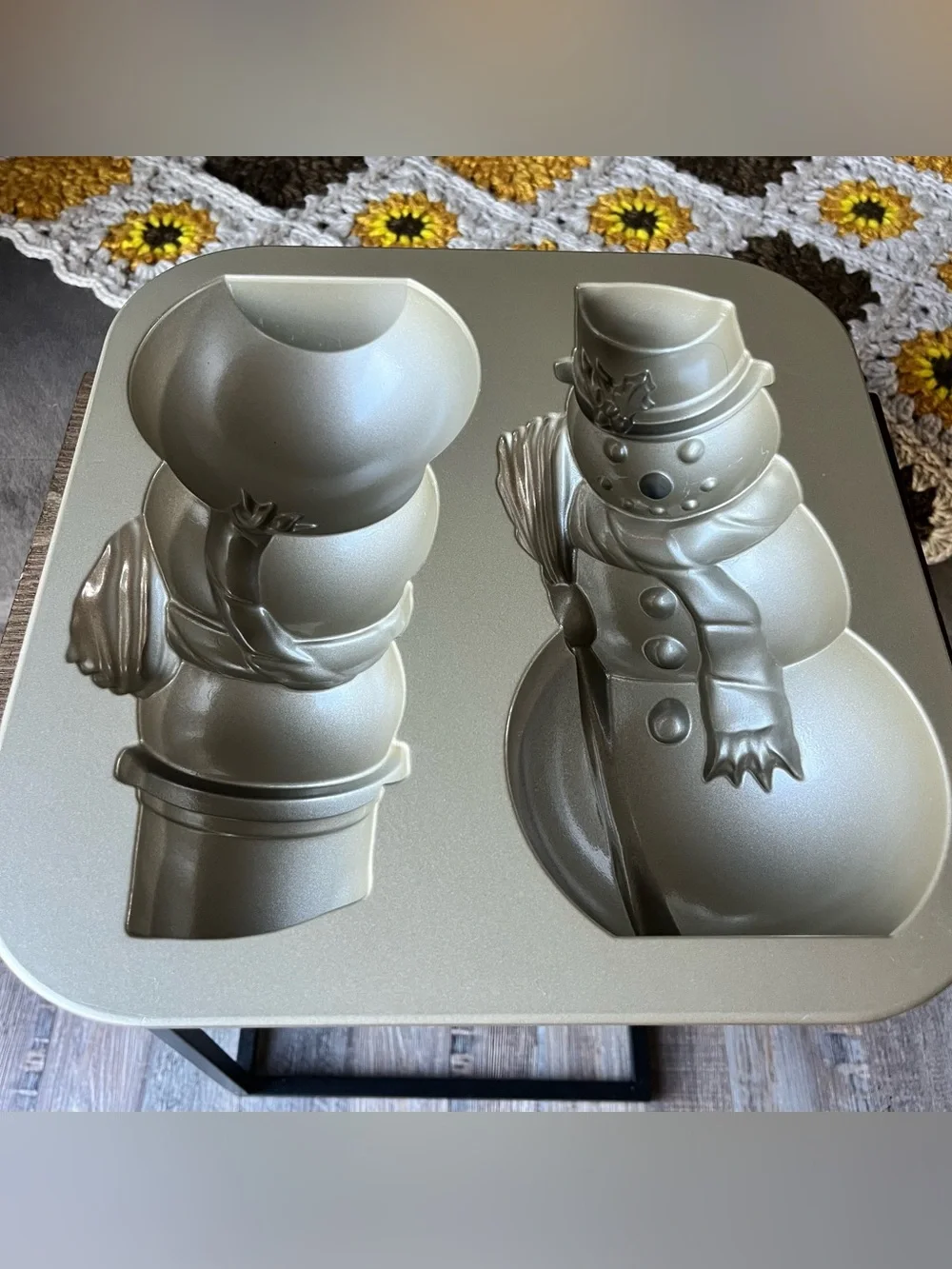 Nordic Ware Silver Snowman Cake Pan Mold 10 Cup